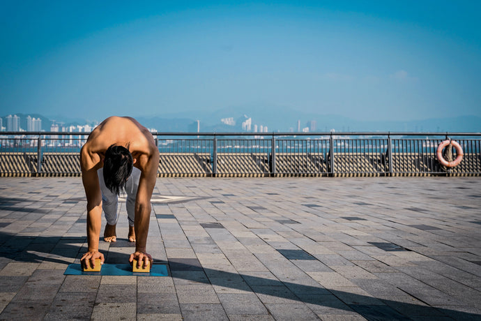 A Complete Guide to Handstand Practice for Beginners