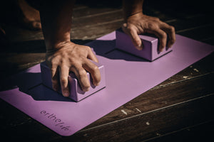 Erthe Life Handstand Training Blocks & Mat Starter Kit (Bright Purple Bundle)